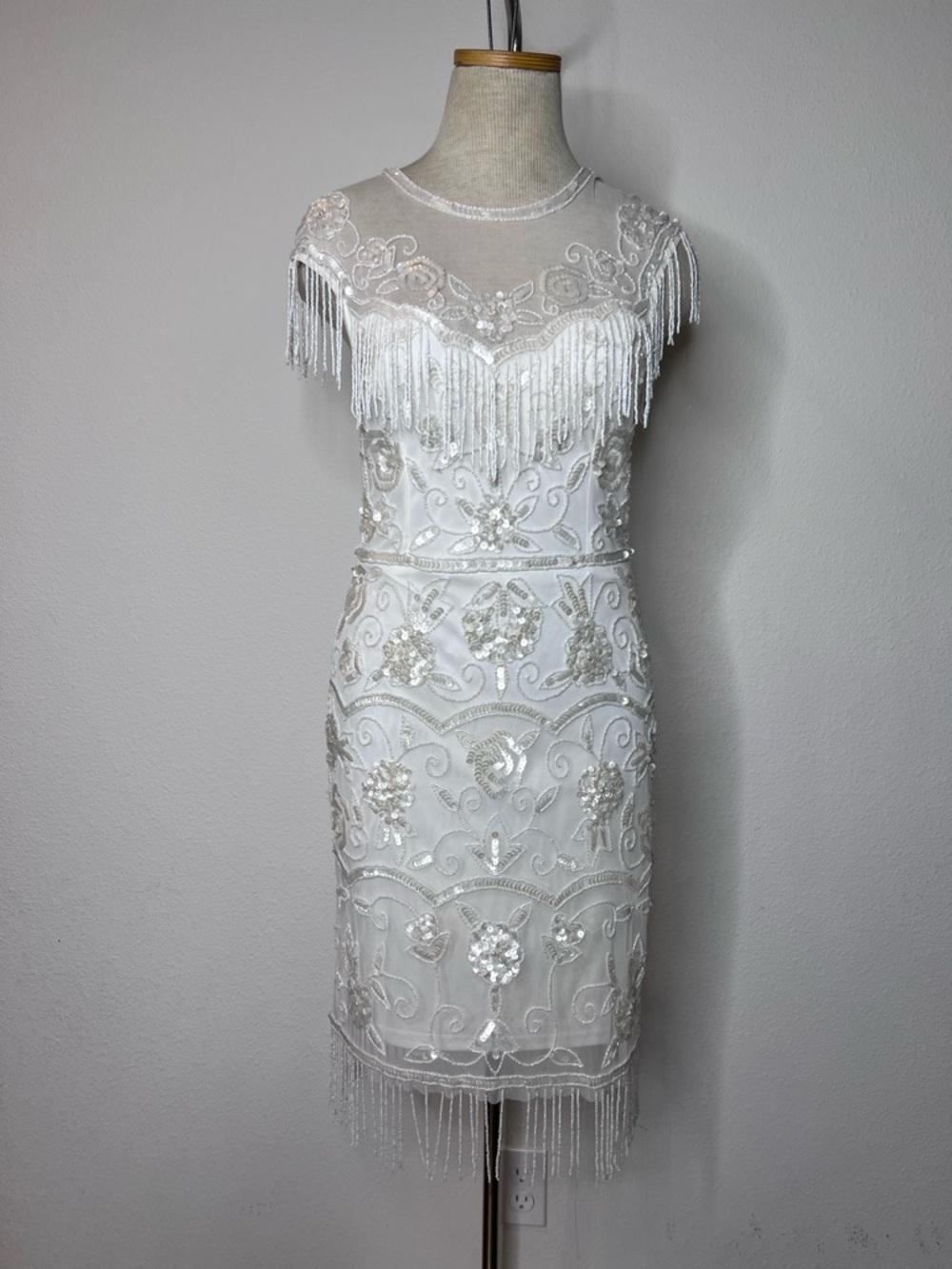 Adrianna Papell Embellished Beaded White Fringe Sheath Dress